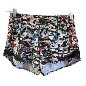 Lululemon Hotty Hot Short High-Rise Culture Clash Multi Black Size 6 Tall
